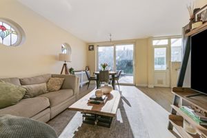 Lounge- click for photo gallery